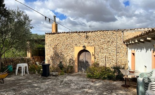Villa in Costitx, Balearic Islands, Spain 1