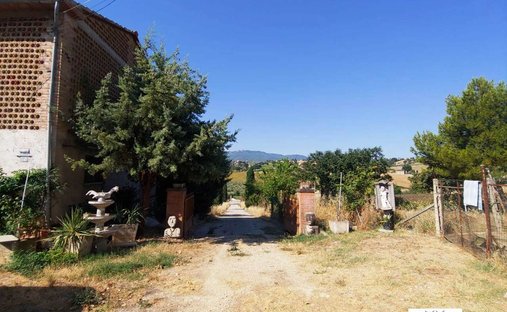 Castle for Sale in Montefalco, Umbria, Italy