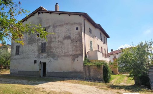 Castle for Sale in Montefalco, Umbria, Italy