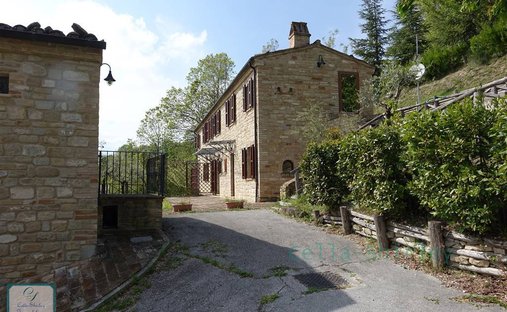 House in Magliano di Tenna, Marche, Italy 1