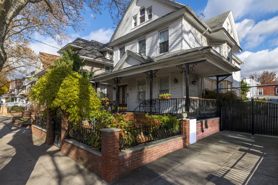 House in New York, New York, United States 2 - 16624498