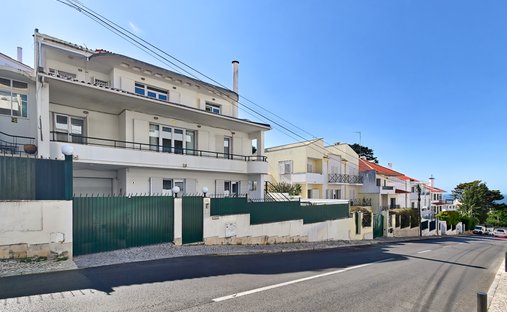 House in Carcavelos e Parede, Lisbon, Portugal 1