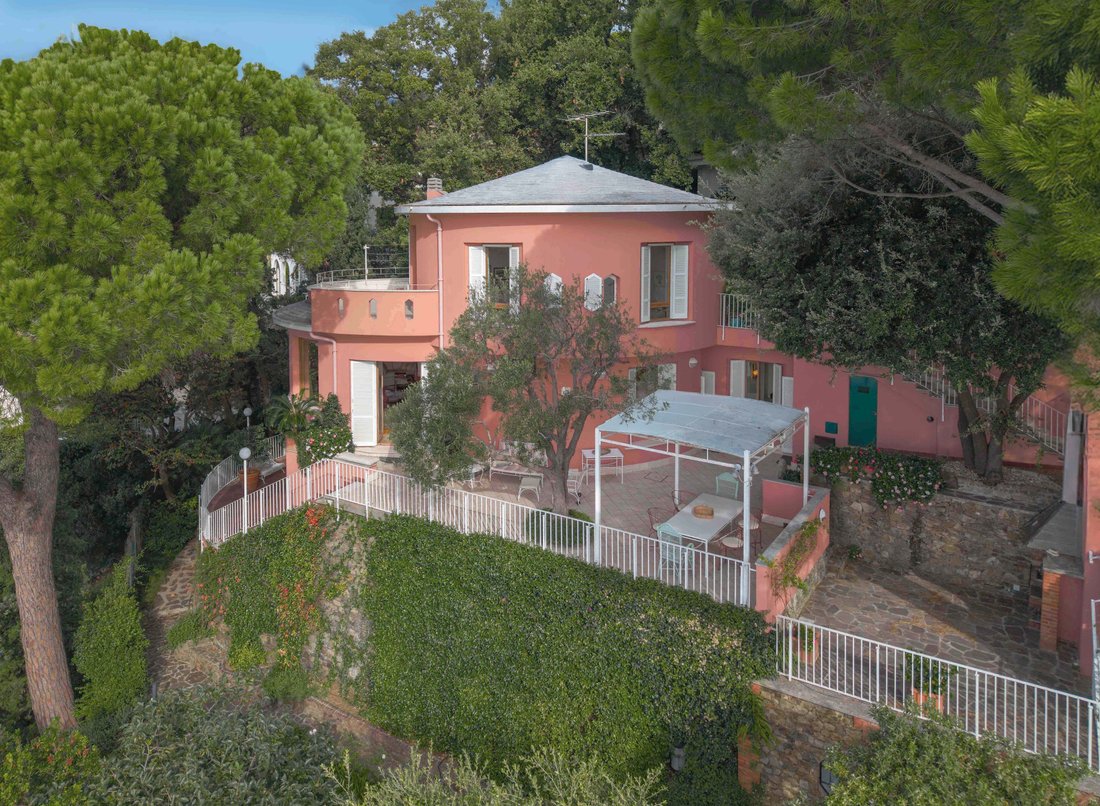 charming-breathtaking-sea-views-in-pineta-di-in-arenzano-liguria