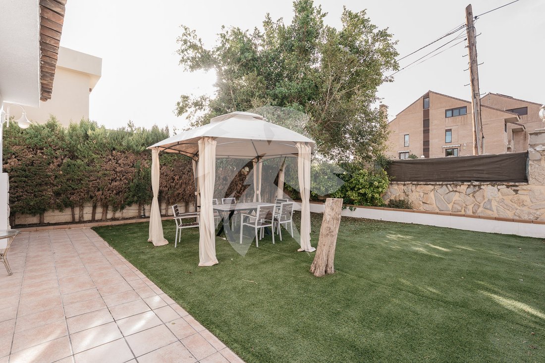 Chalet in Alicante, Valencian Community, Spain 2 - 16629819