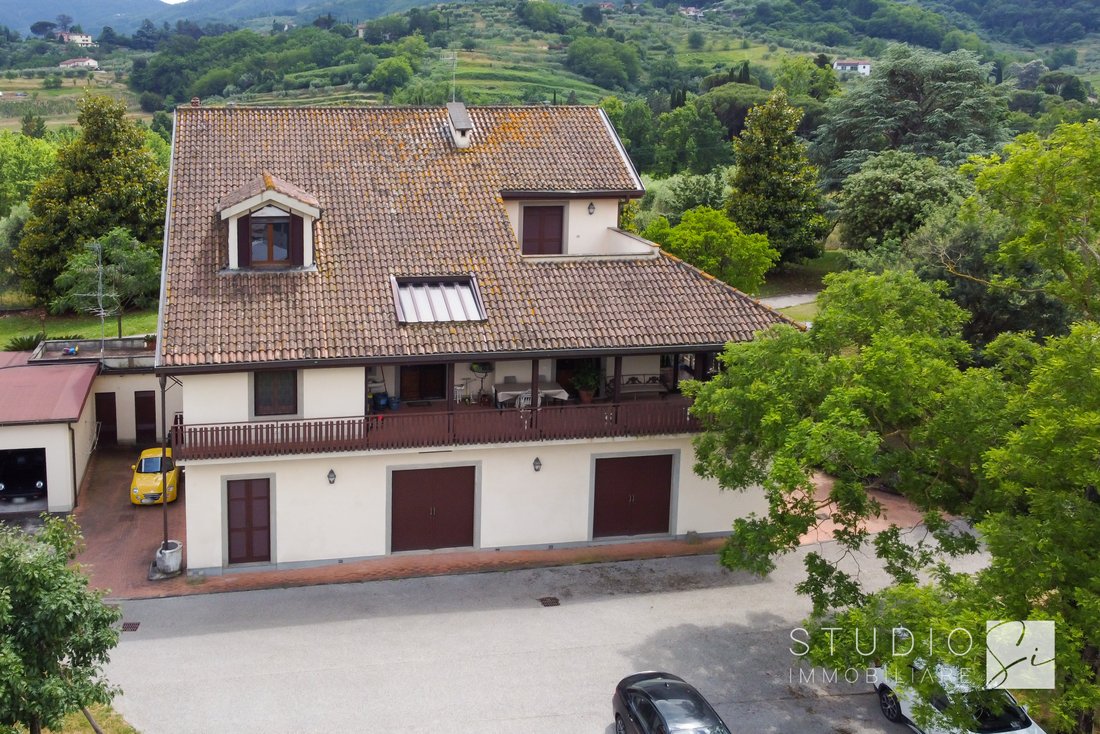 Villa in Casalguidi, Tuscany, Italy 3 - 16629719