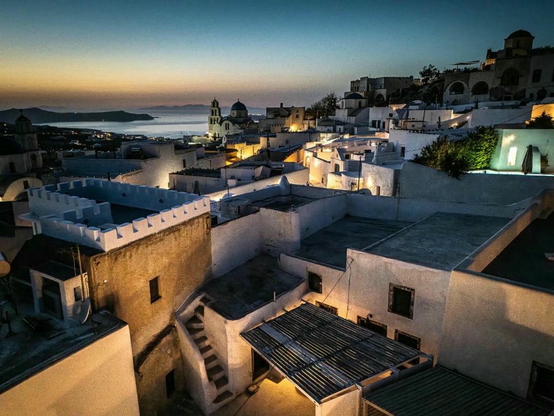 House in Thira, Aegean, Greece 3 - 16630453