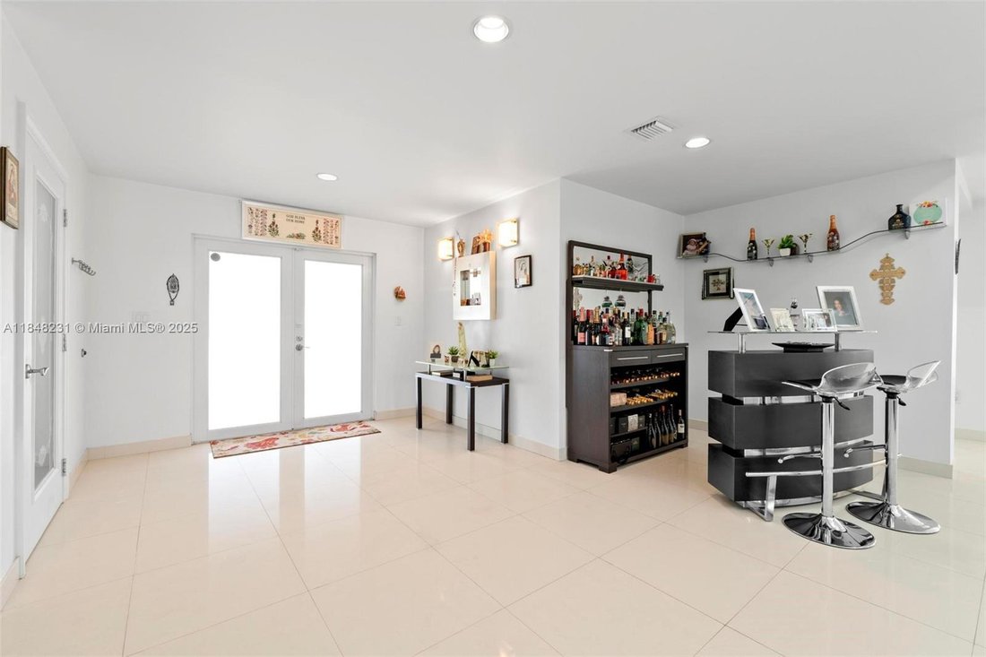 House in South Miami, Florida, United States 5 - 16639790