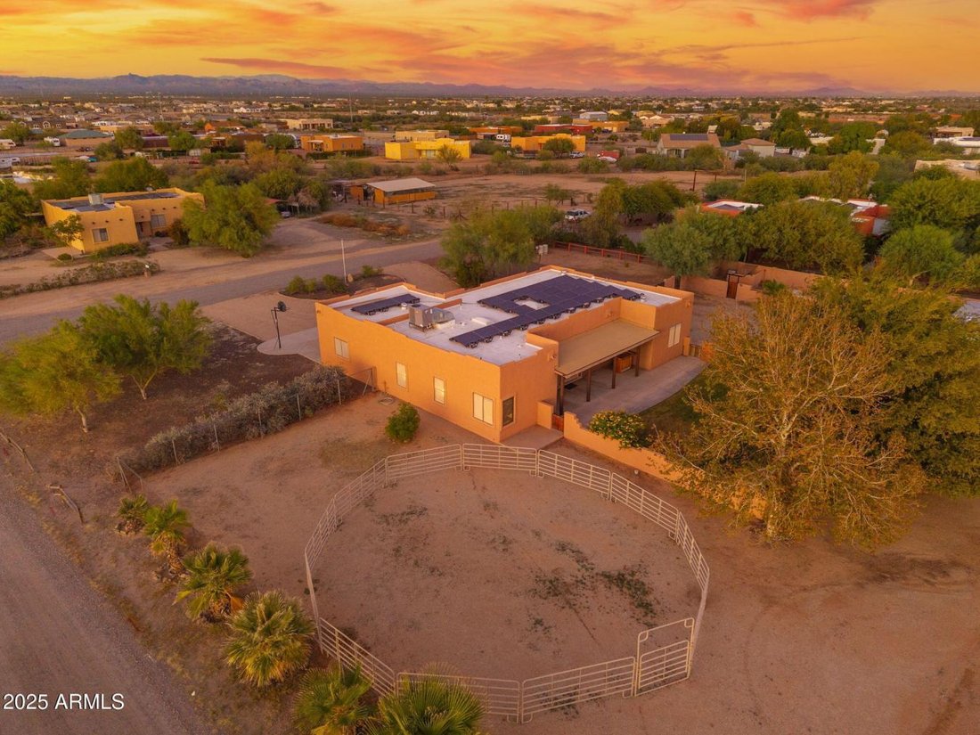 House in Wittmann, Arizona, United States 5 - 16642695