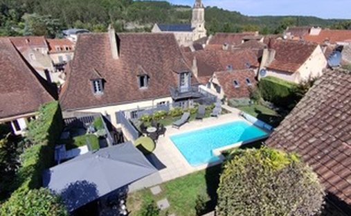 Castle for Sale in Le Bugue, Nouvelle-Aquitaine, France