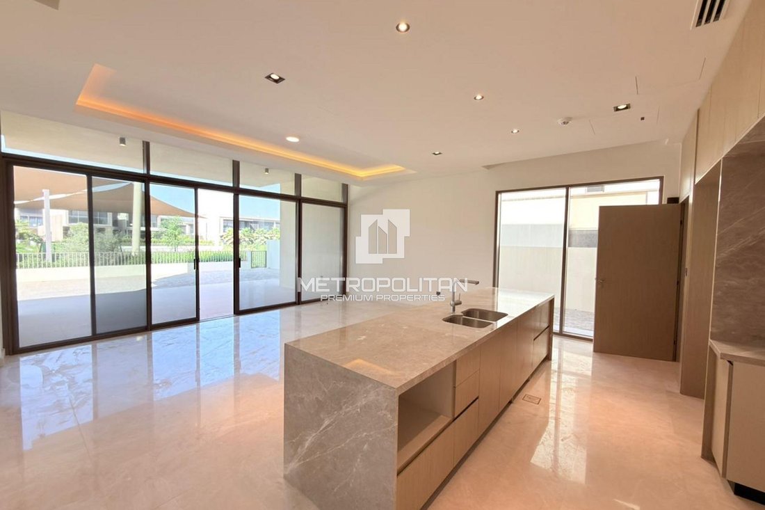 Villa in Hadaeq Sheikh Mohammed Bin Rashid, Dubai, United Arab Emirates 2 - 16624235