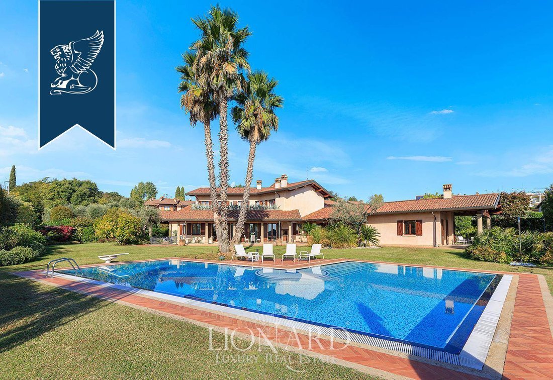 Villa in Hill Zone, Padenghe sul Garda, Lombardy 3 - 16634493