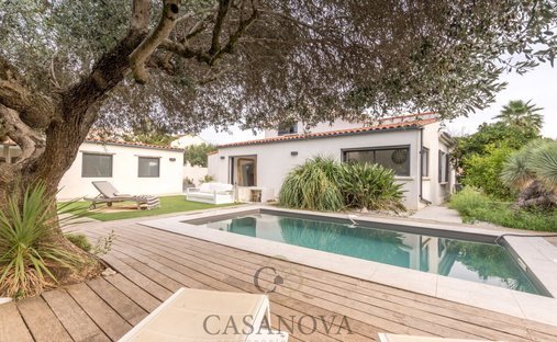 Castle for Sale in Mauguio, Occitanie, France