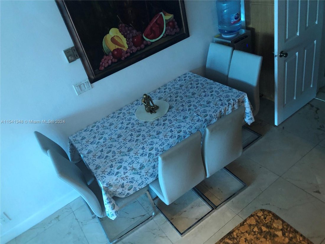 Condo in Miami Beach, Florida, United States 5 - 16639345