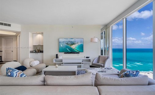 Condo in Miami Beach, Florida, United States 1