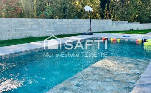 Aoc Côtes De Bourg Wine Château On 16 Hectares Ref 1029