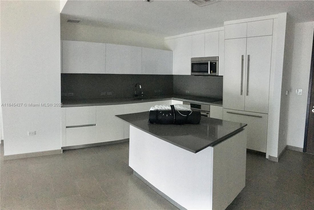 Condo in Miami, Florida, United States 1 - 16640324