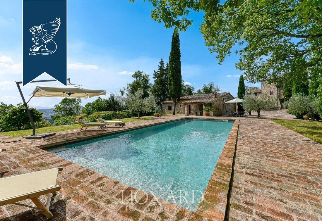Villa in Montelaguardia, Perugia, Italy 1 - 16635154