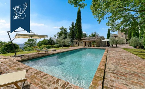Villa in Montelaguardia, Perugia, Italy 1