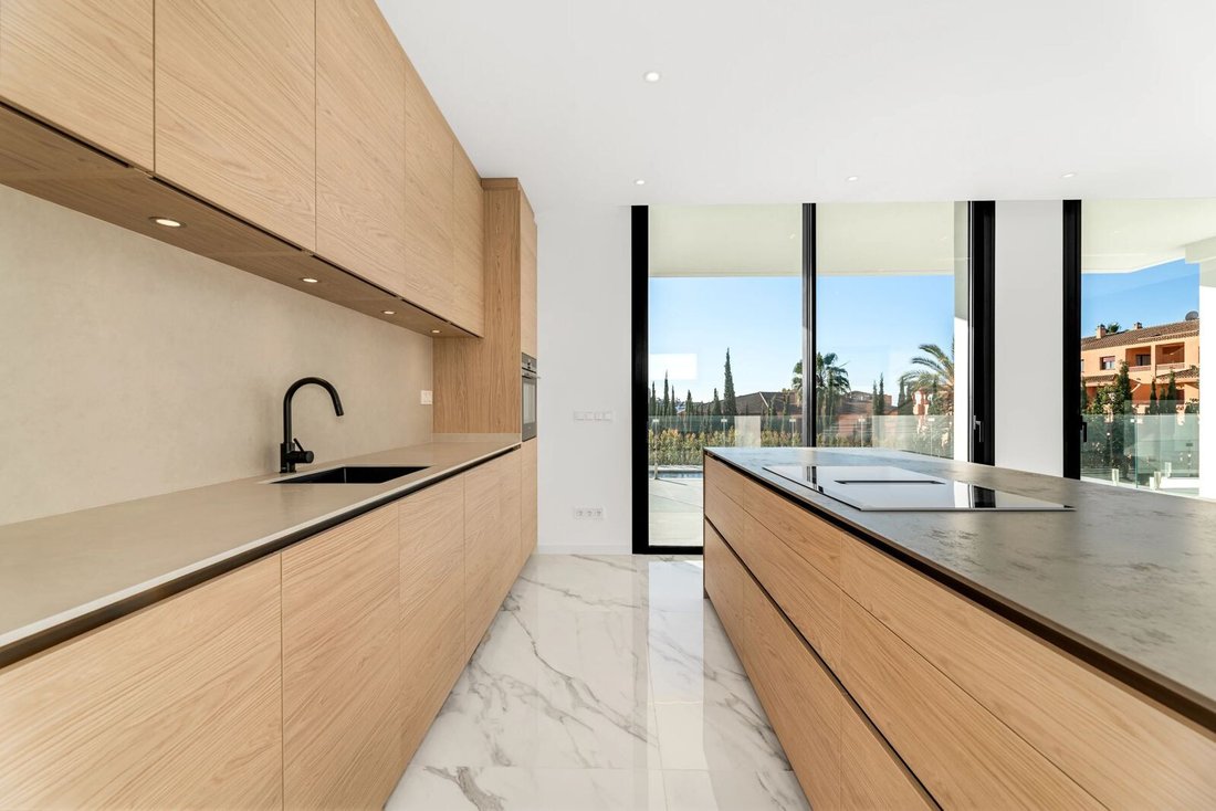 Villa in Marbella, Andalusia, Spain 4 - 16642240