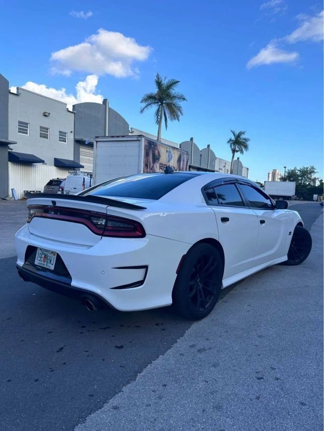 Sedan in Miami, FL, United States 4 - 15287955