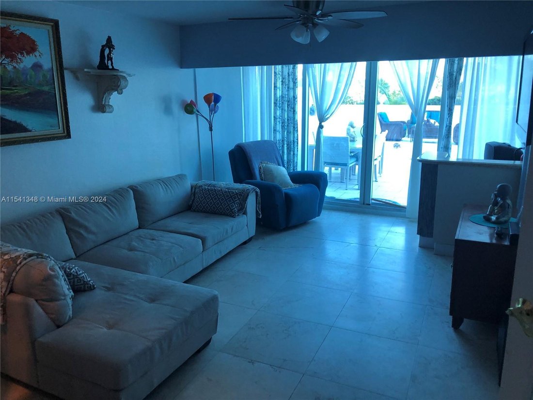 Condo in Miami Beach, Florida, United States 4 - 16639345
