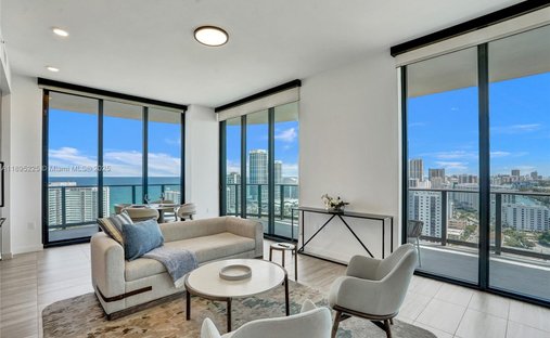 Condo in Miami Beach, Florida, United States 1
