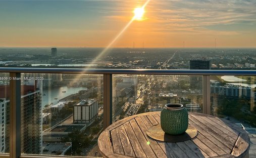 Condo in Hollywood, Florida, United States 1