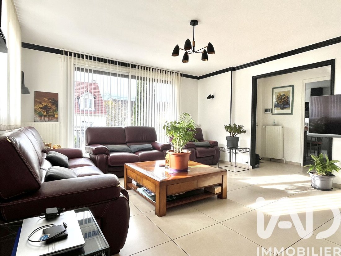 House in Ormesson-sur-Marne, Ile-de-France, France 1 - 16631111