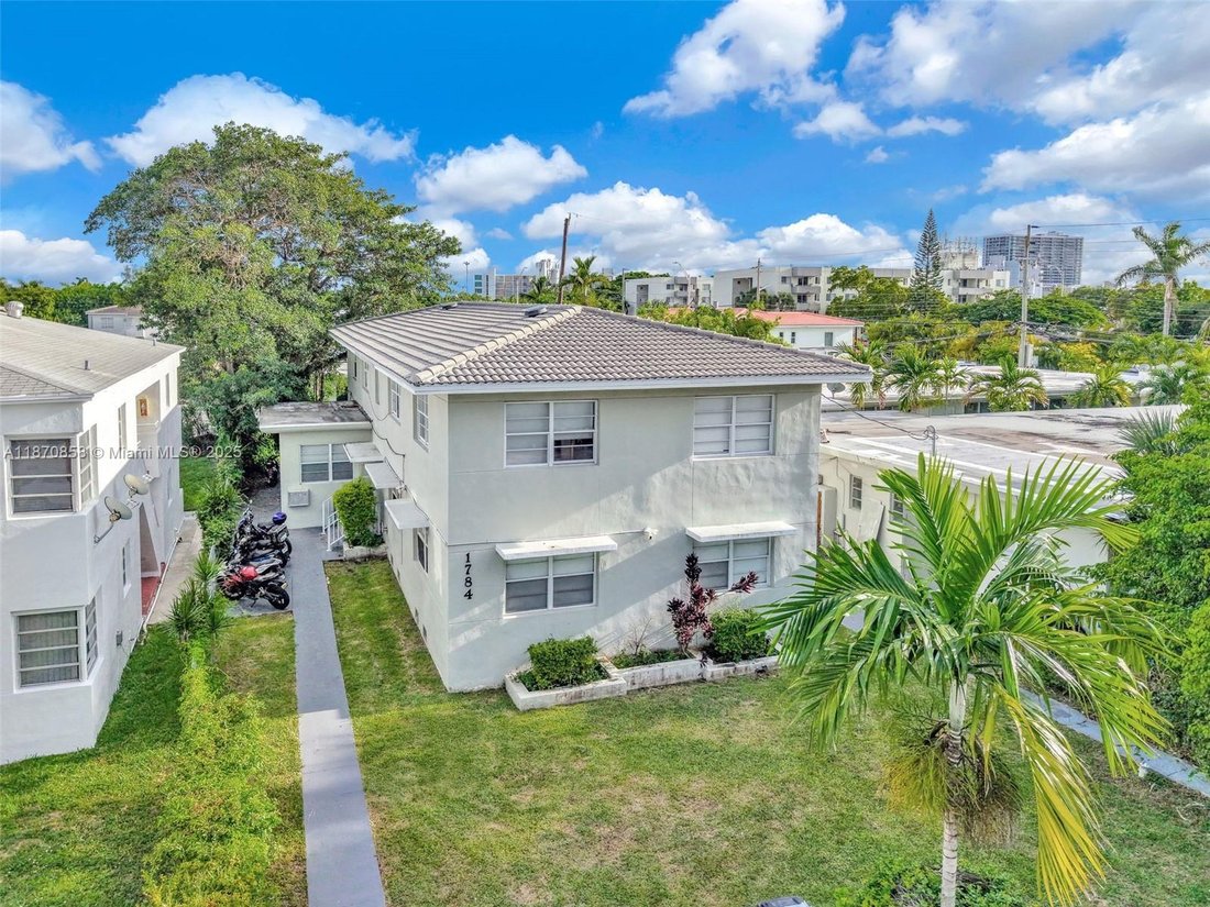 Miami Beach, Florida, United States 4 - 16637010
