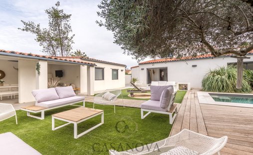 Castle for Sale in Mauguio, Occitanie, France