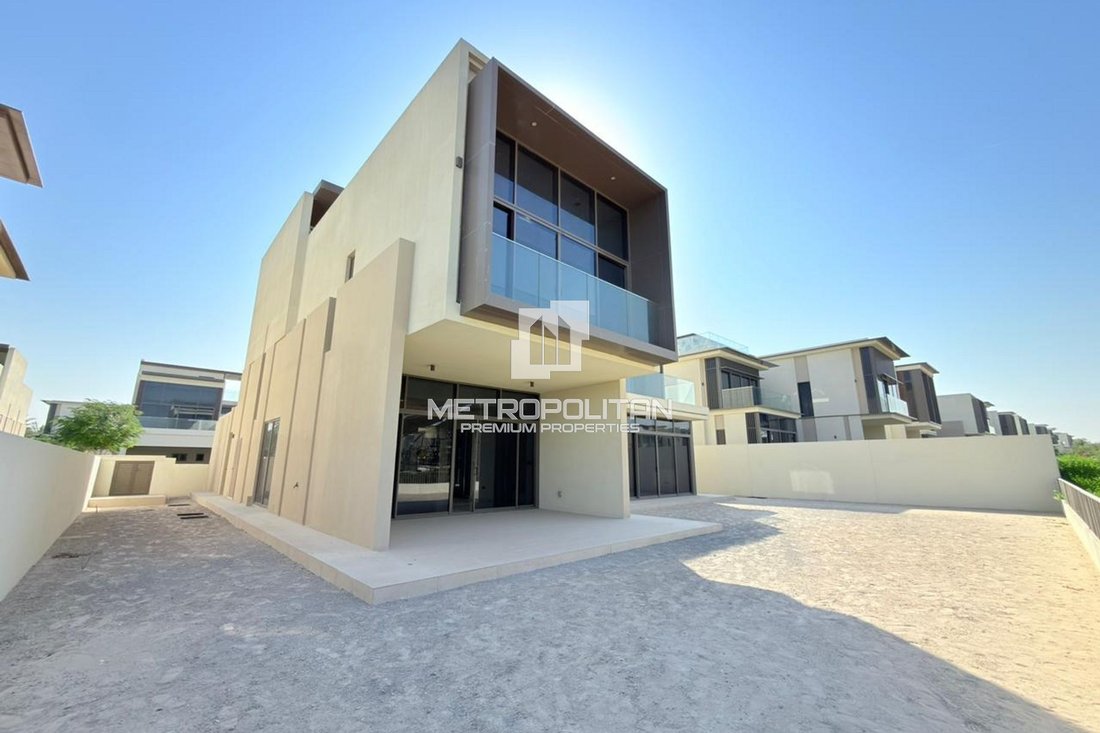 Villa in Hadaeq Sheikh Mohammed Bin Rashid, Dubai, United Arab Emirates 1 - 16624235