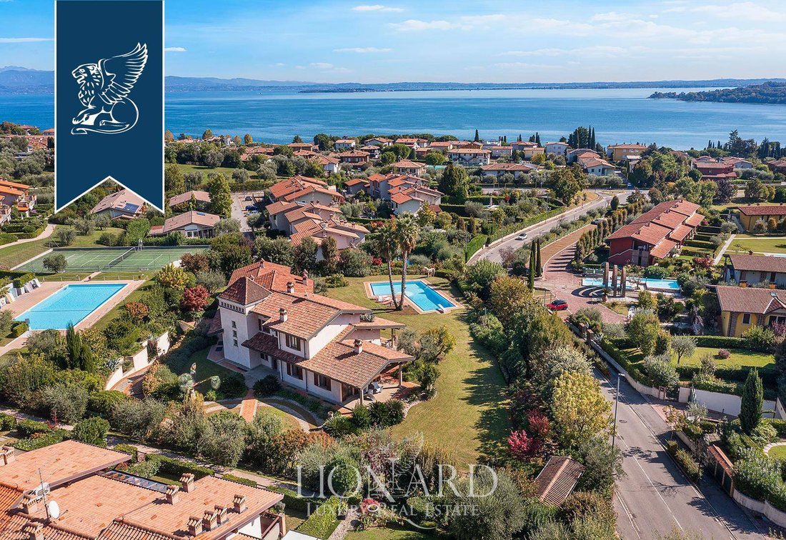 Villa in Hill Zone, Padenghe sul Garda, Lombardy 4 - 16634493