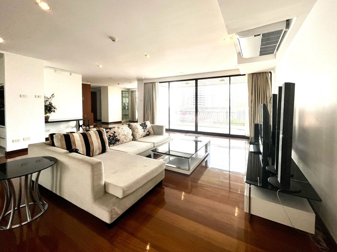 House in Bangkok, Krung Thep Maha Nakhon, Thailand 1 - 16648271