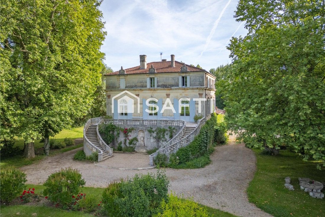 House in Pujols, Nouvelle-Aquitaine, France 1 - 16644724