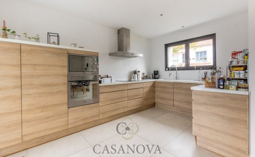 Castle for Sale in Mauguio, Occitanie, France