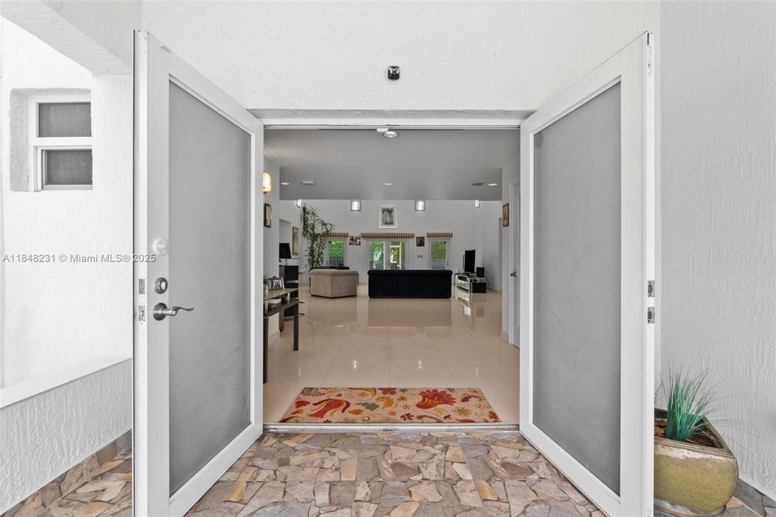 House in South Miami, Florida, United States 3 - 16639790