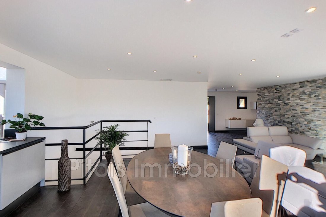 Villa in Mougins, Provence-Alpes-Côte d'Azur, France 3 - 16630279