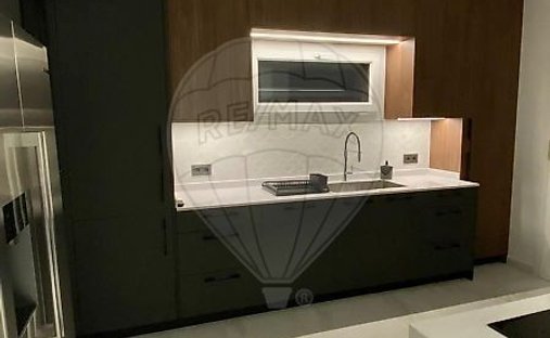 House in Ramada e Canecas, Lisbon, Portugal 1