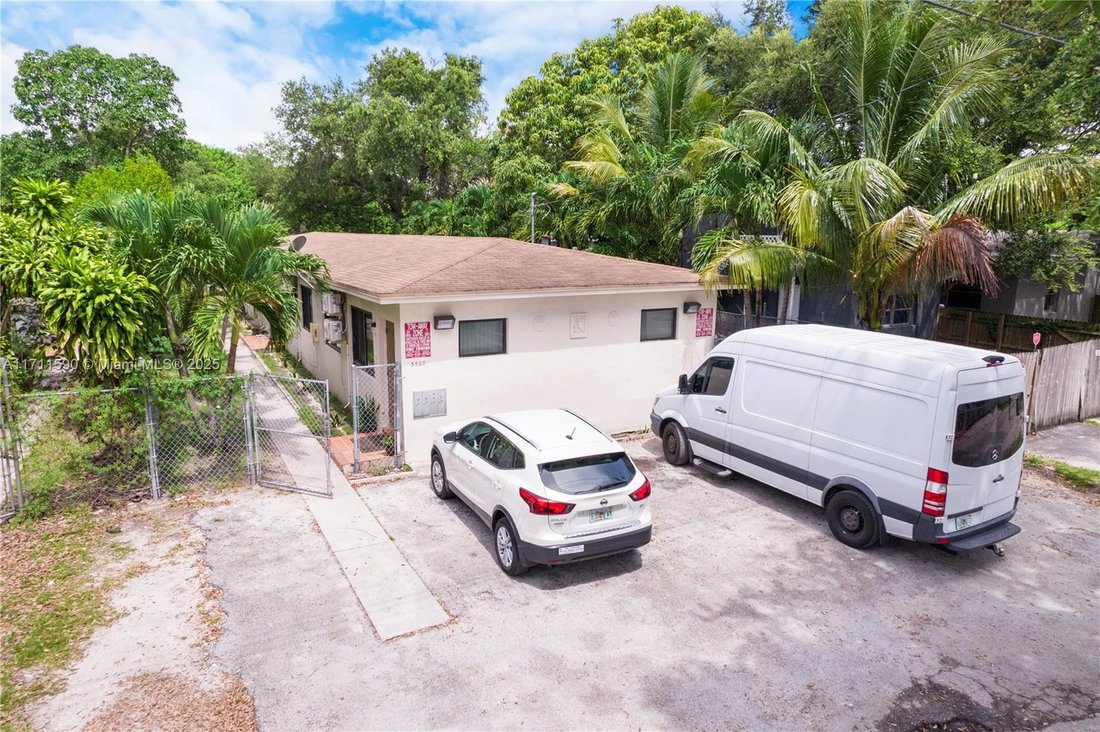 Miami, Florida, United States 4 - 16640519