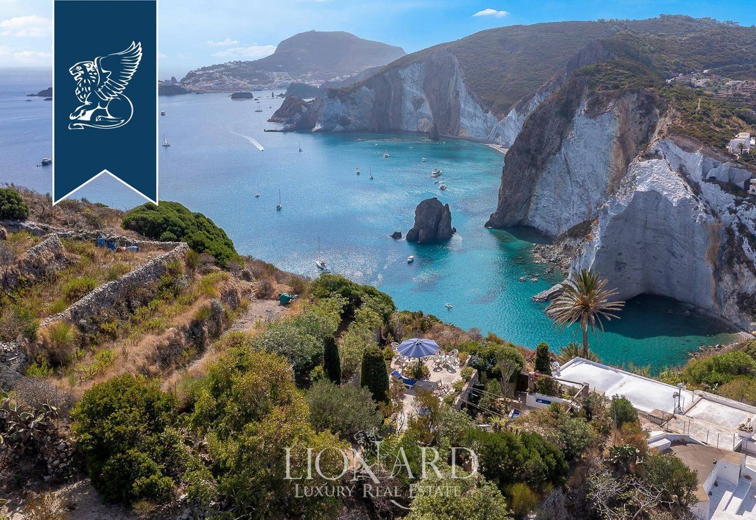 Villa in Ponza Island, Lazio, Italy 2 - 16635207