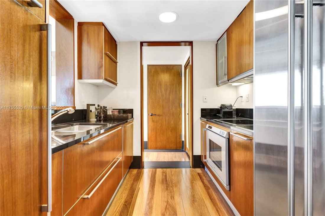 Condo in Miami Beach, Florida, United States 5 - 16636312