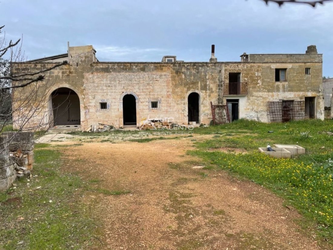 Estate in Ceglie Messapica, Apulia, Italy 1 - 16629629