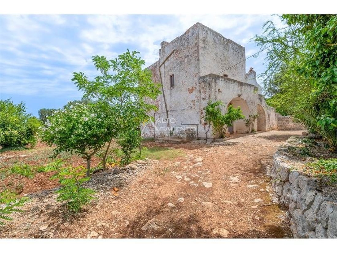 Estate in Ceglie Messapica, Apulia, Italy 2 - 16629696