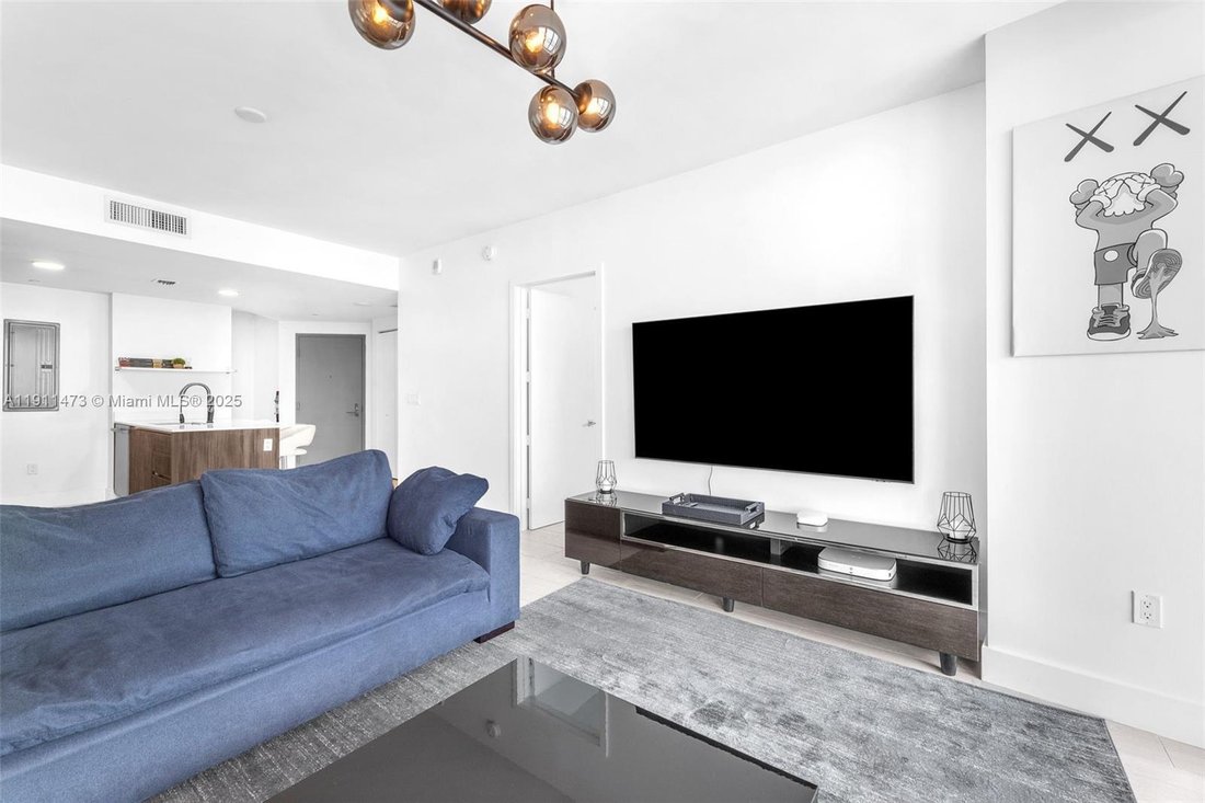 Condo in Miami, Florida, United States 5 - 16638672
