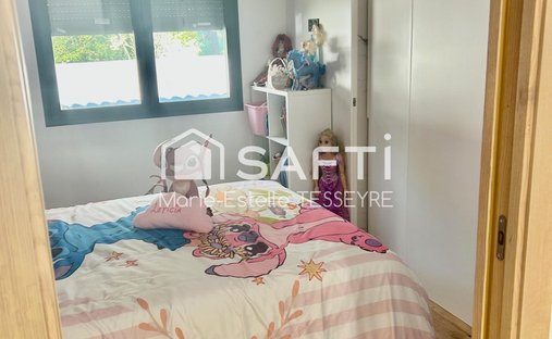 Aoc Côtes De Bourg Wine Château On 16 Hectares Ref 1029