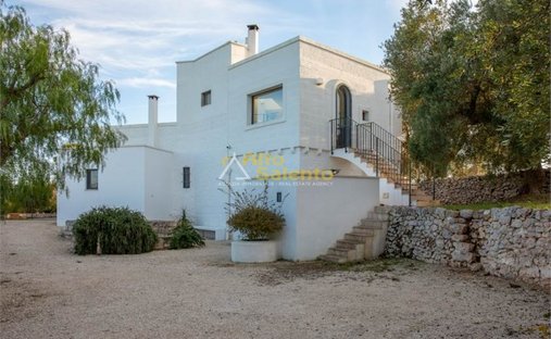 Anwesen in Ludovico Straße - Corso Umberto I - Vittorio Emanuele Straße, Ostuni, Apulien 1