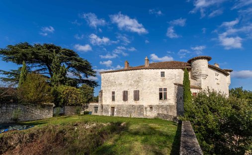 Castle for Sale in Beauville, Nouvelle-Aquitaine, France