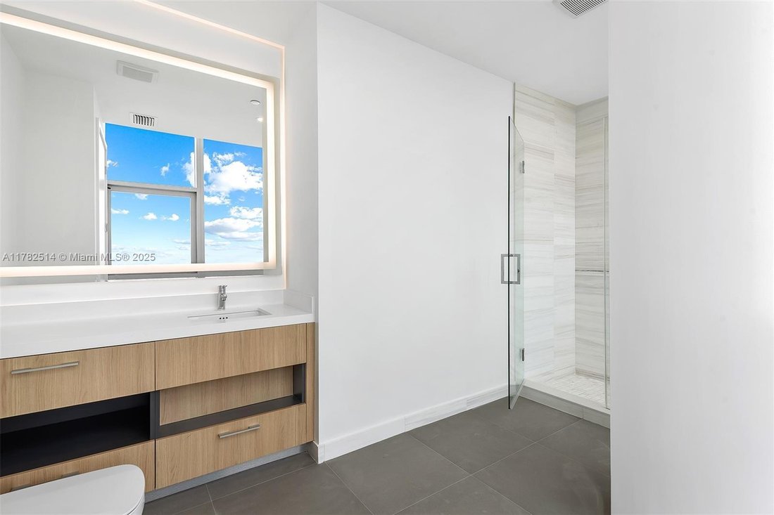 Condo in Miami, Florida, United States 3 - 16636182