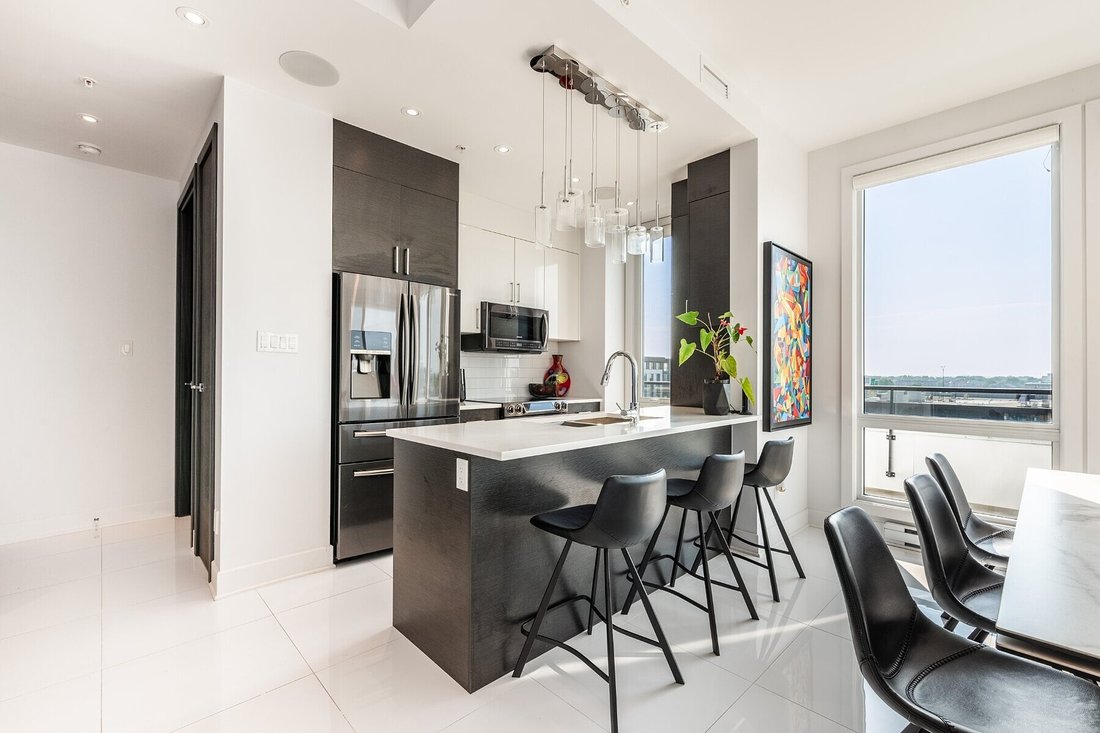 Condo in Mount Royal, Quebec, Canada 4 - 16642591