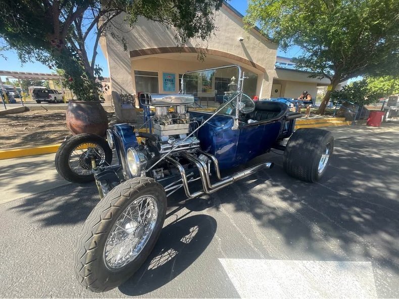 Coupe in Glendale, United States 1 - 16646164